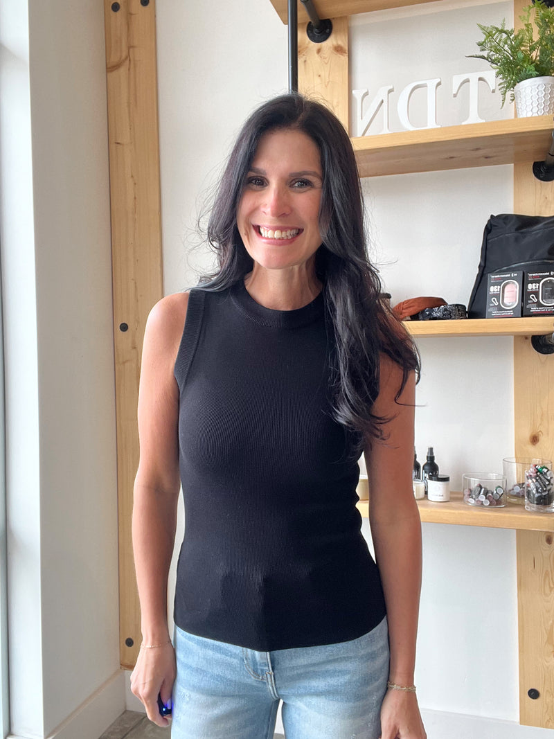Sleeveless Round Neck Sweater Knit Top in Black
