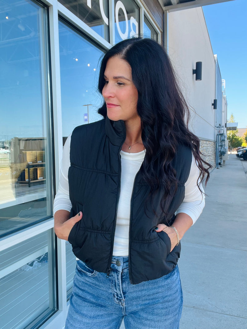 Cropped Puffer Vest - Black