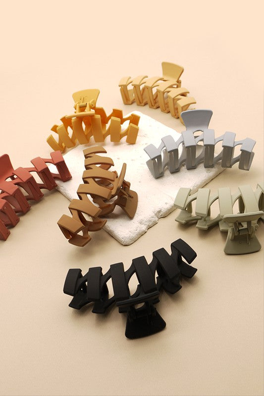 Jumbo Wavy Claw Hair Clip